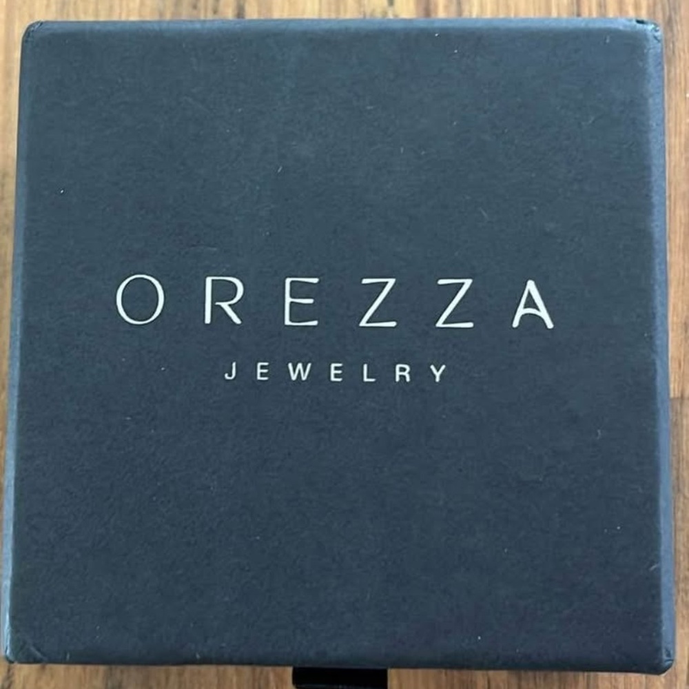 Orezza Jewelry Set - Picture 4 of 4